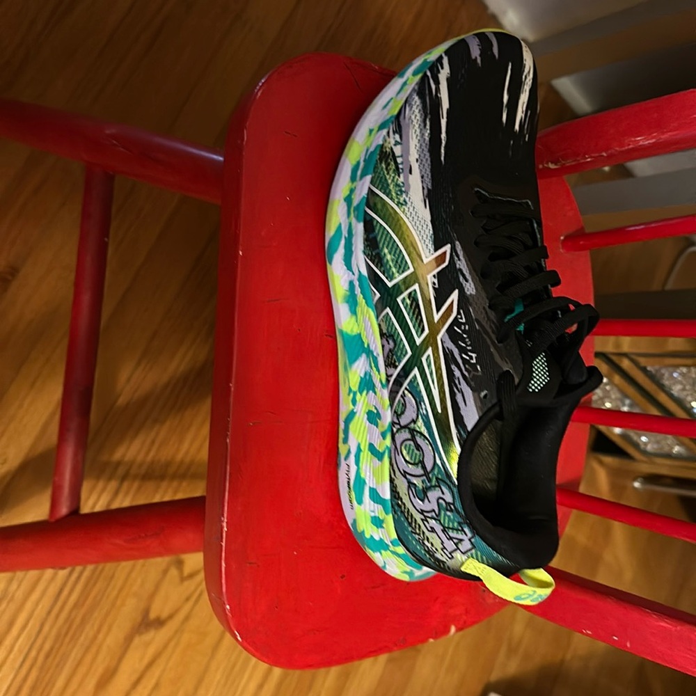 Asis tennis shoes size women 11